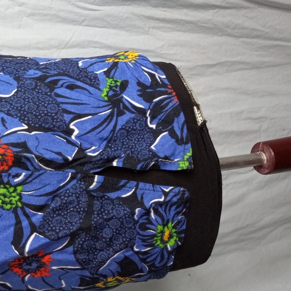 Item Eyes M Blue Floral Top Shell Short Sleeves - Picture 4 of 9